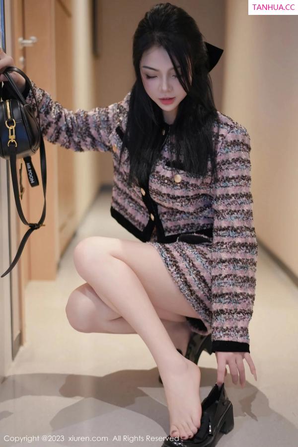   [XiuRen]高清写真图 2023.12.28 No.7877 媛宝儿boa 美腿清纯第5张图片